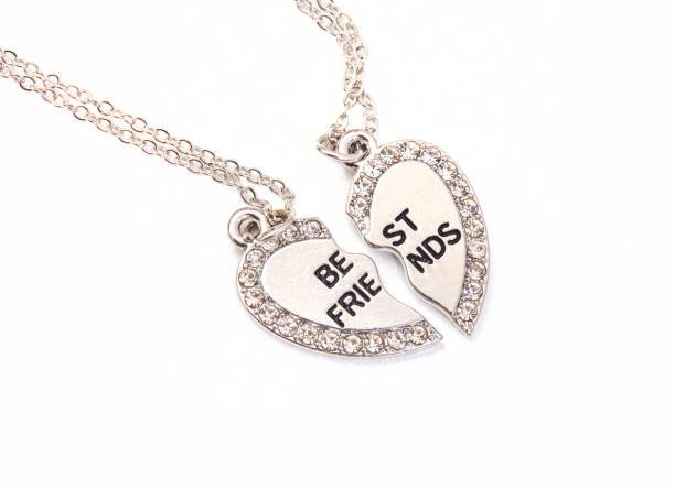 Collier duo meilleures amies : que signifie-t-il ? - Une Passion à La Fois