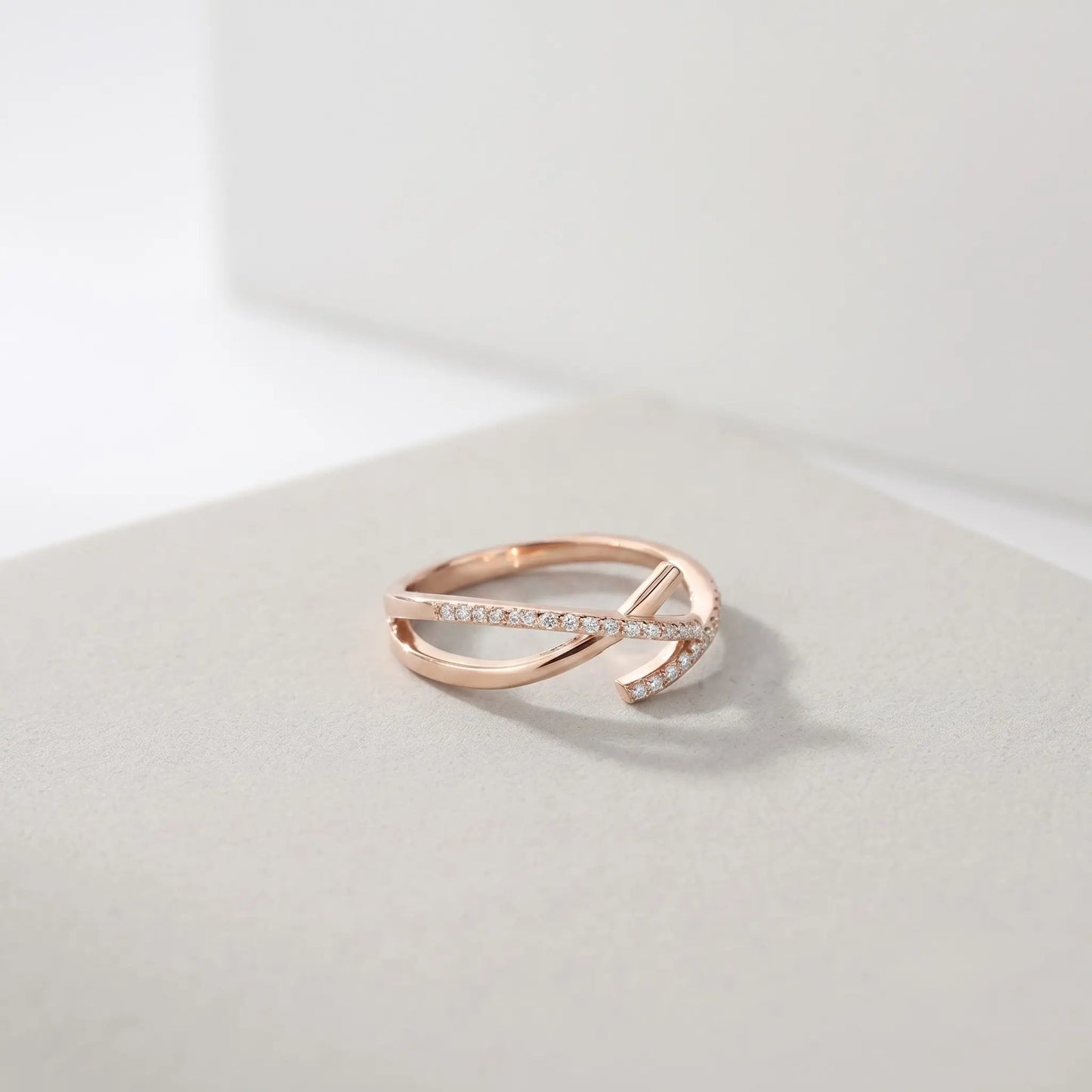 Bague Croisée Ajustable en Acier Inoxydable - Rose gold