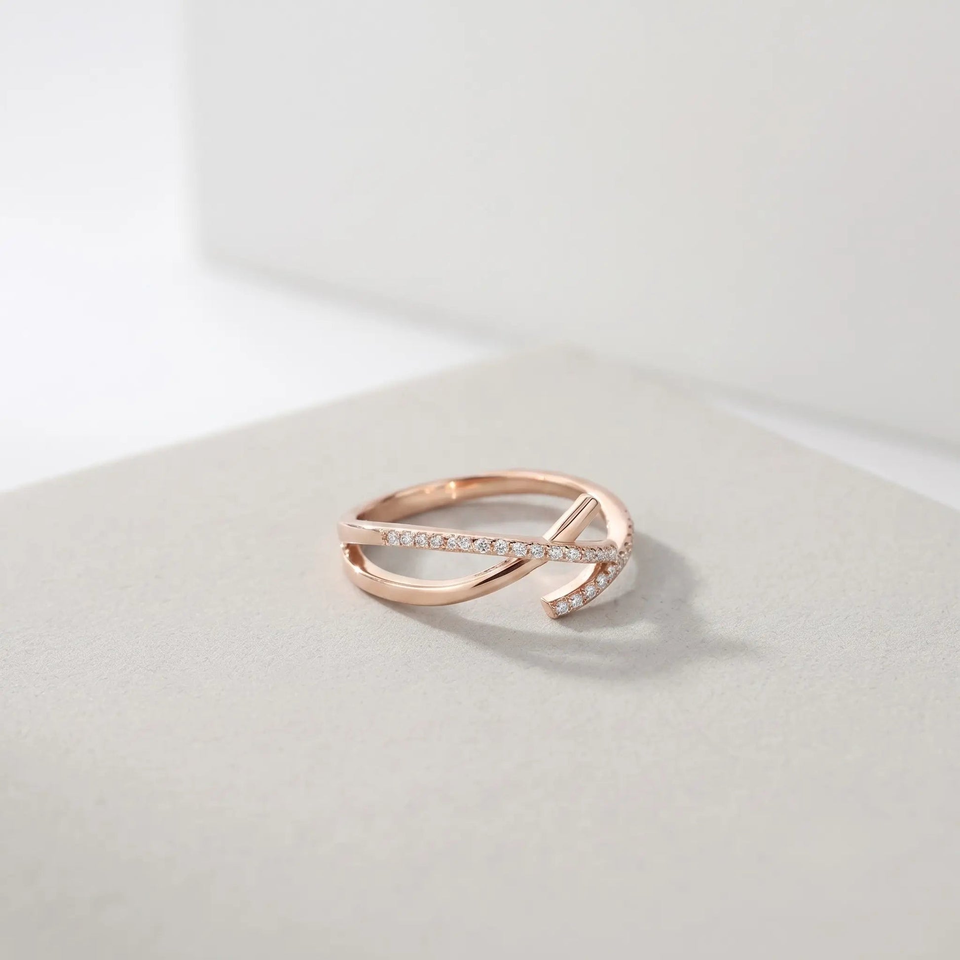 Bague Croisée Ajustable en Acier Inoxydable - Rose gold